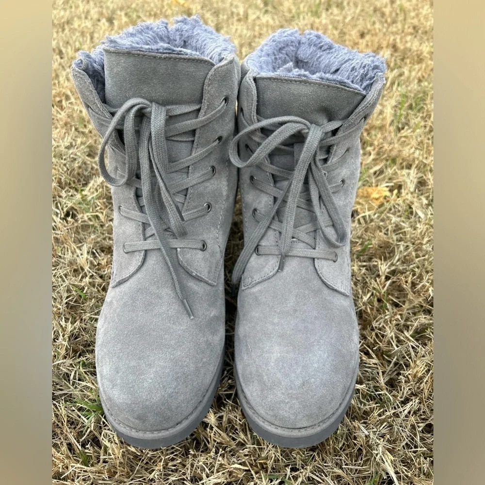 BEARPAW Phoebe Suede Sheepskin lace up hiker Grey Winter Boots Sz-10.  LocB‎